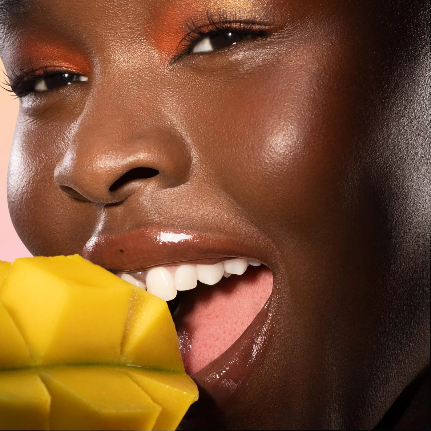 Gisou Honey Infused Hydrating Lip Oil - Mango Passion Punch